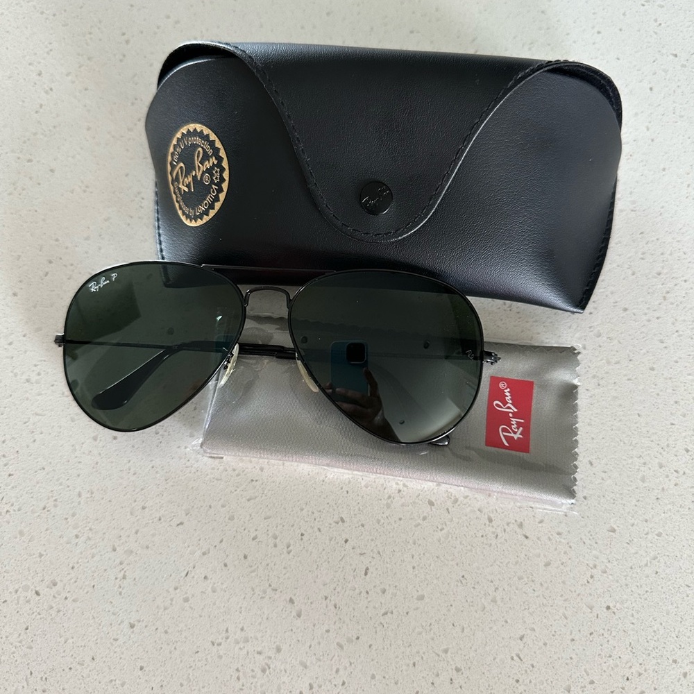 Rayban Polarized black aviators